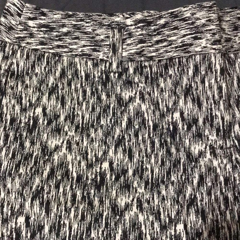 Shorts - Picture 2 of 4